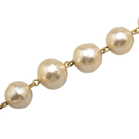 CHANEL Vintage Gold Pearl Necklace - Picture 4 of 8